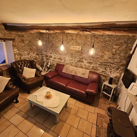 Semesterbostad Authentieke Mouton Saint-Gerand-de-Vaux