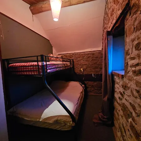 Semesterbostad Authentieke Mouton Saint-Gerand-de-Vaux
